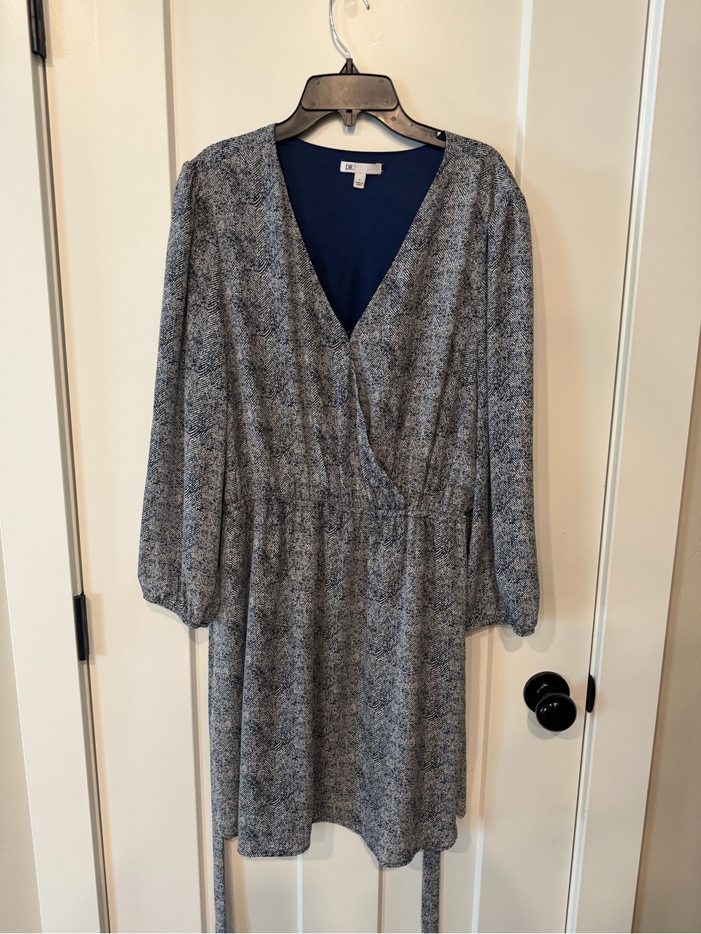 Women’s DR2 Navy and White Printed Dress in size Large